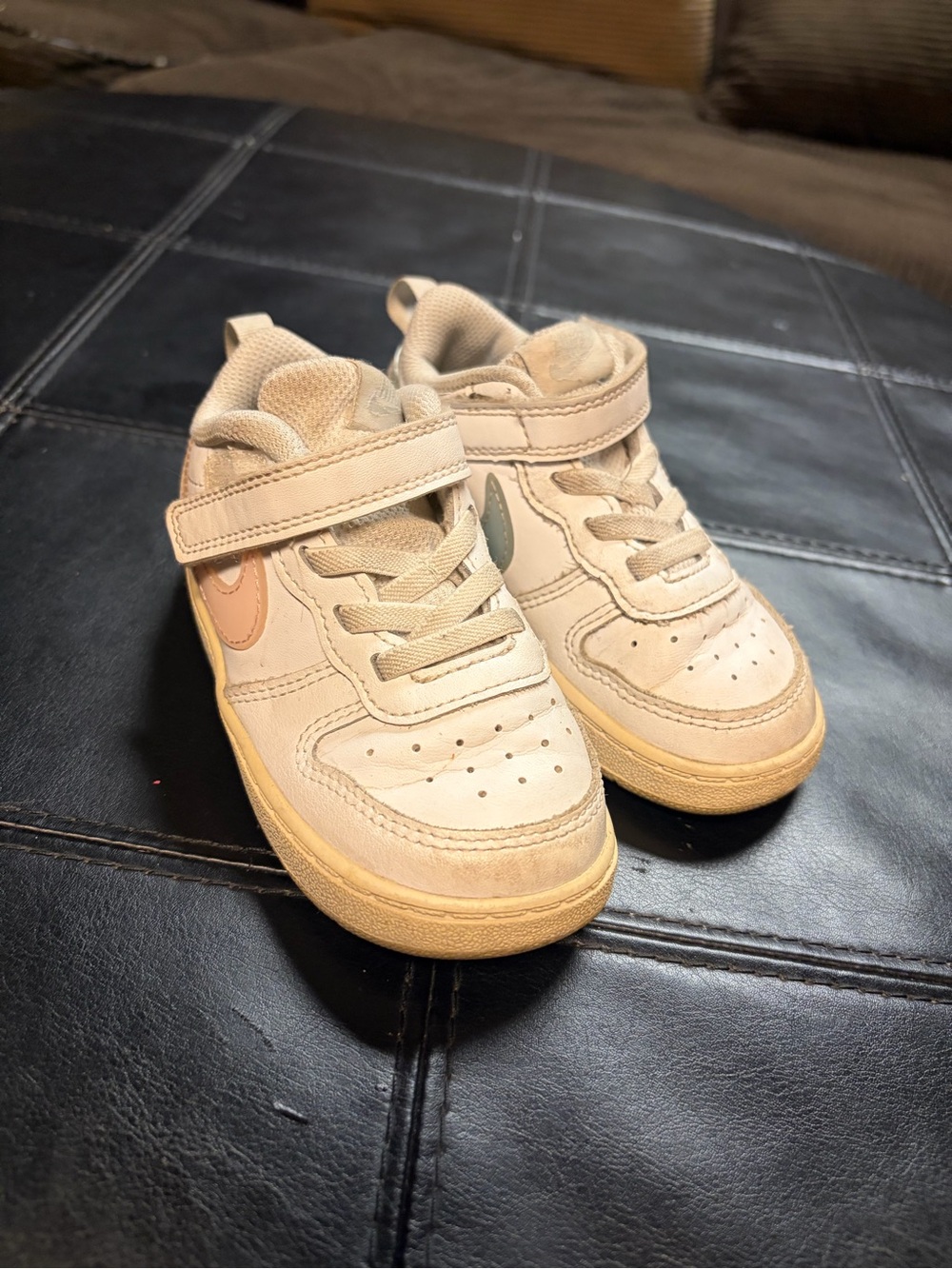 Nike Kids Beige & Light Pink Strap Sneakers
